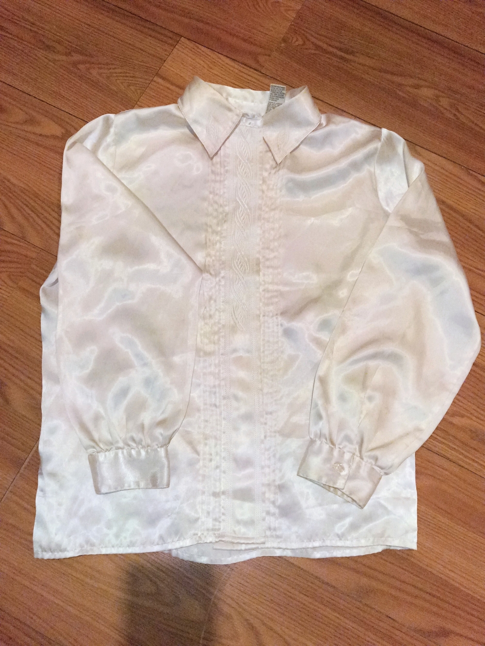 Jaclyn Smith Cream Satin Long-Sleeve Blouse